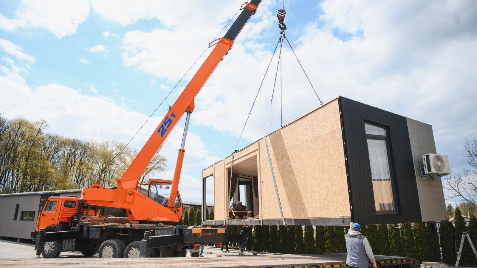 onsite crane installation of a modular home